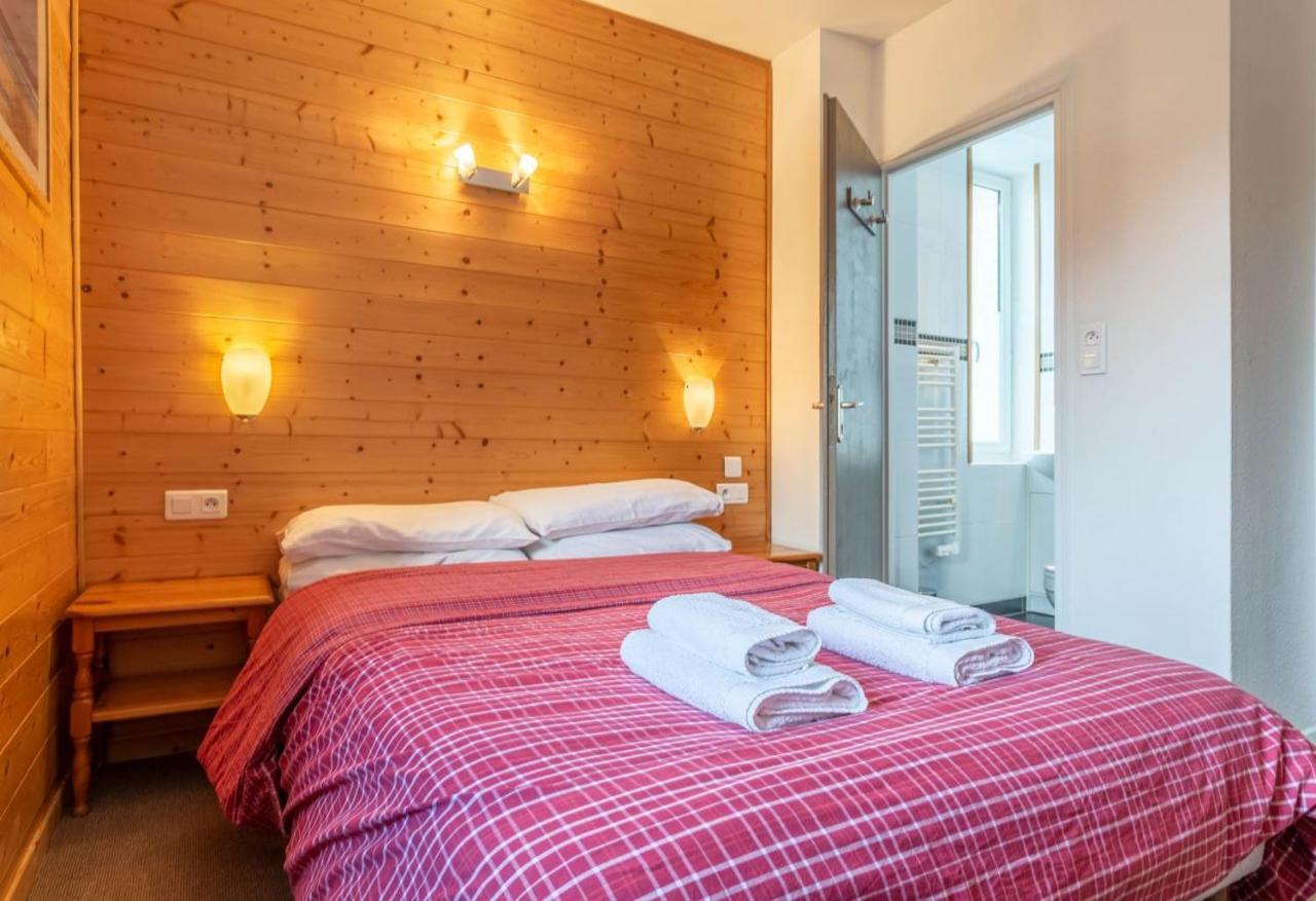 Hotel Les Aravis Saint-Jean-de-Sixt Esterno foto